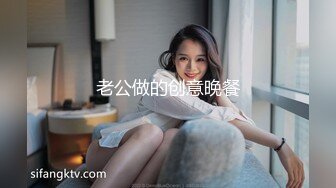 黄T恤JK短裙小妹妹也耐不住寂寞,在厕所自己扣逼