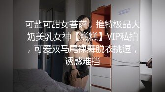 小哥发现妈妈的秘密??冒充（照骗）小鲜肉勾引妈妈乱伦