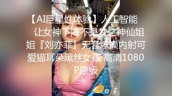 @140竖屏-同事小红镜子前