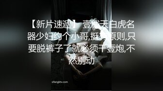 厕所的狂欢，无套口交啪啪啪~上面一点，下面点，后入姿势要快准狠，小哥找个洞口搞半天，真有意思，哈哈哈！