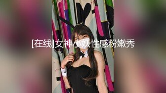 黑衣牛仔裤妹子调情69舔逼近距离拍摄开档黑丝后入猛操