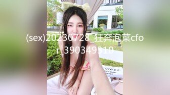 长相甜美的纹身混子小情侣，抽着小烟操着逼无套啪啪女上位狠狠操后入