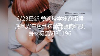 JK制服美少女网吧勾引小哥哥～直接在厕所搞起来小哥哥超会舔