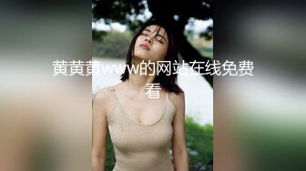   黑丝高跟露脸女模特让大哥抱着掰开骚穴给狼友看真骚，口交大鸡巴让大哥在床上各种抽插爆草