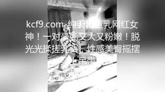 漂亮美女 臭弟弟又说想我的小骚逼了 说喜欢后入 这样可以边操边欣赏我的骚屁屁 都无套了还射了我一头 真能射